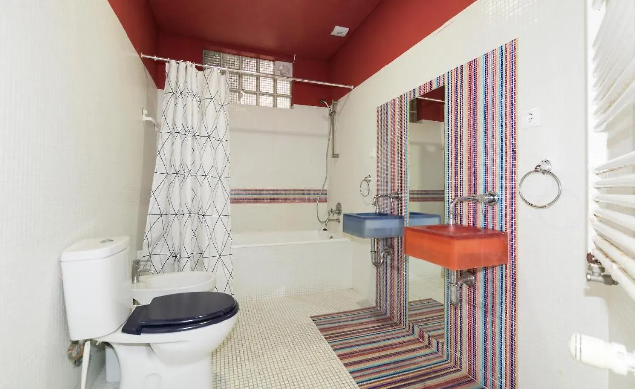 Daire Houze_City Center, 5 Rooms Flat W/ Sunny Terrace Lisboa
